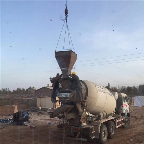 佳木斯市“精准瞄准”—— 吊车的 “定位导航” 技术